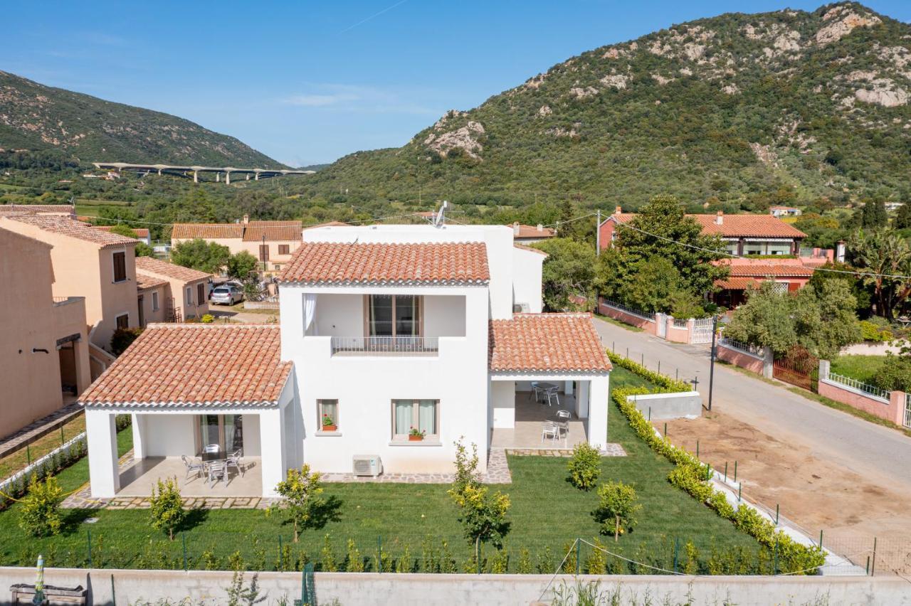 Residenza L'Alzoni Hotel San Teodoro  Exterior photo