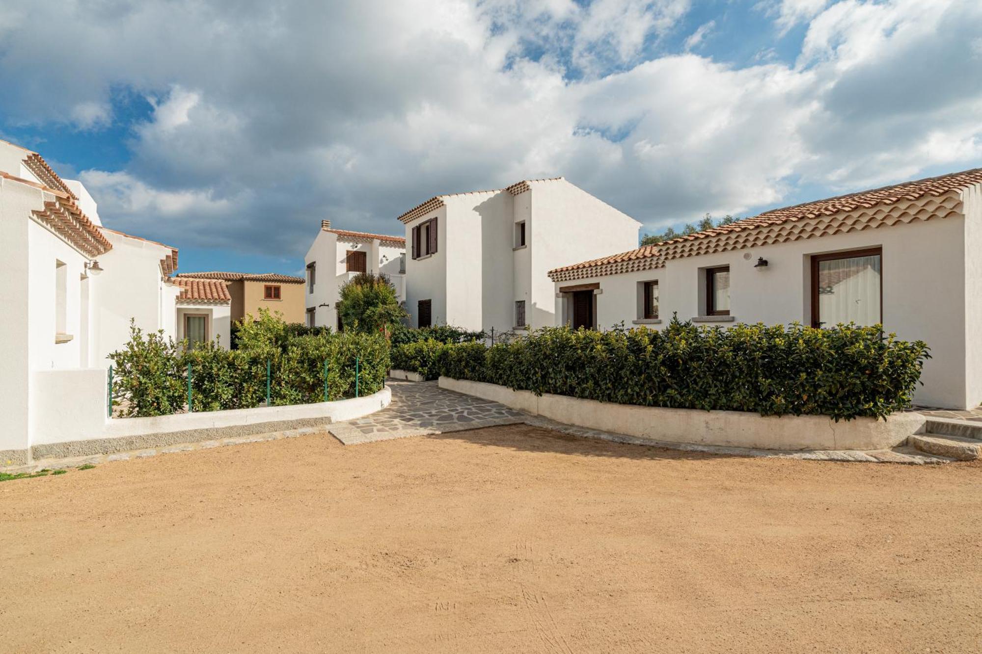 Residenza L'Alzoni Hotel San Teodoro  Exterior photo