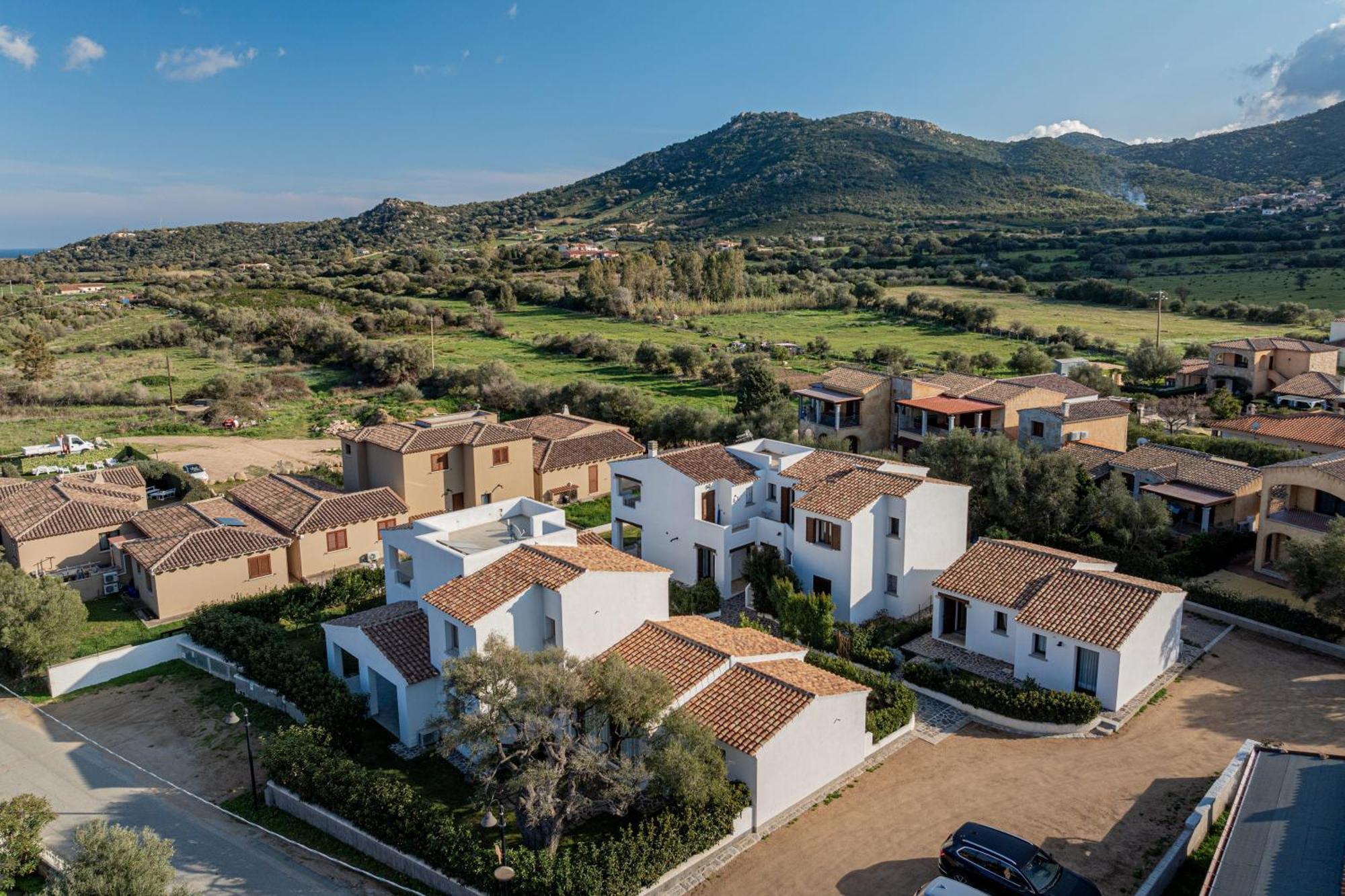Residenza L'Alzoni Hotel San Teodoro  Exterior photo