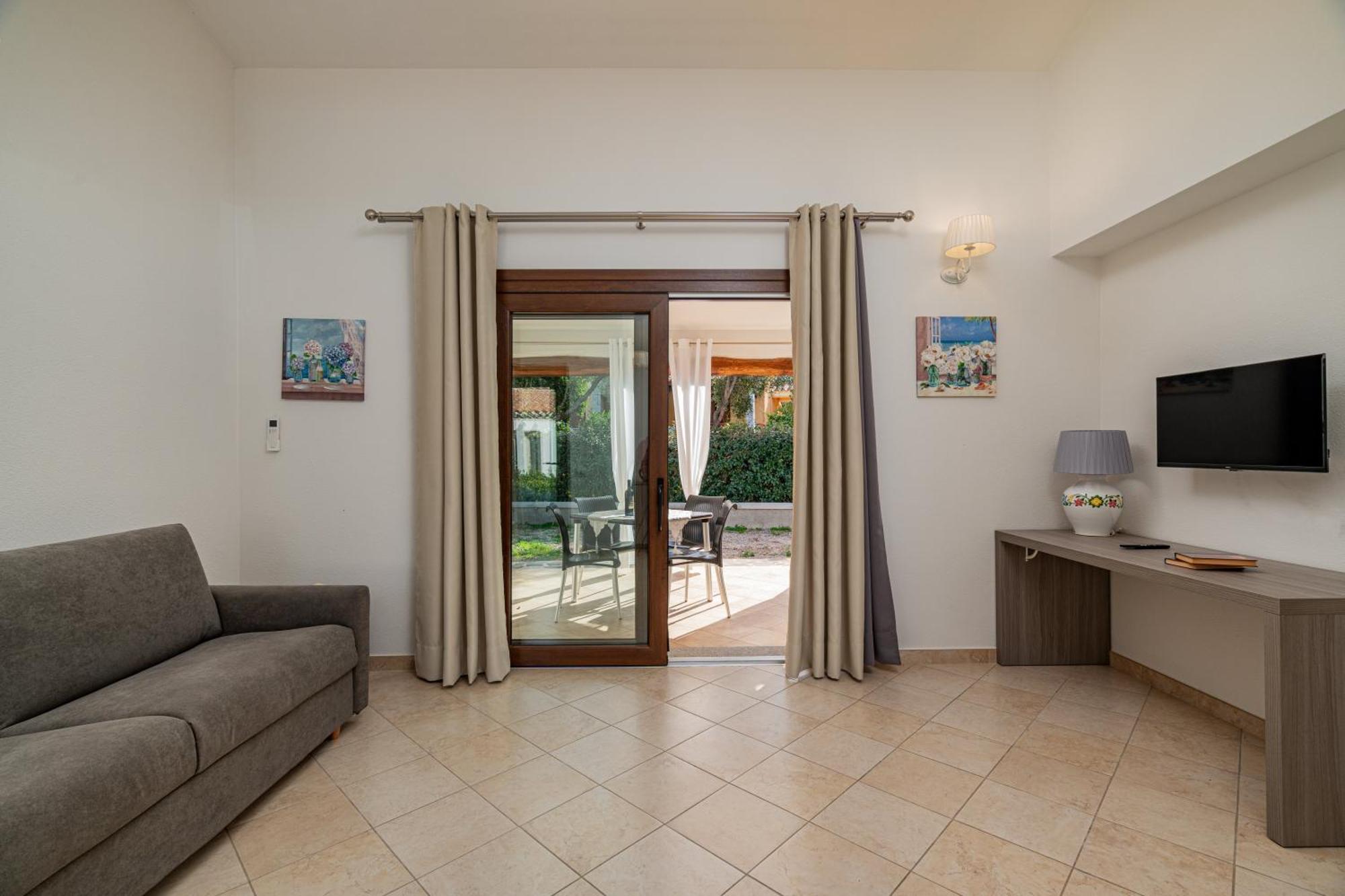 Residenza L'Alzoni Hotel San Teodoro  Exterior photo
